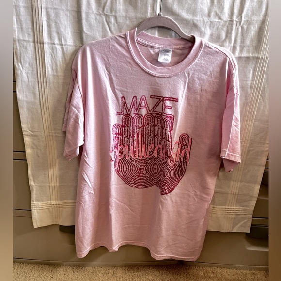 Gilden Tops - Frankie Beverly and Maze Southern Girl TShirt